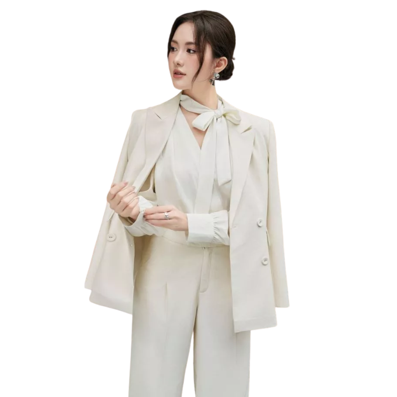 ELLE Carolyn (2).png