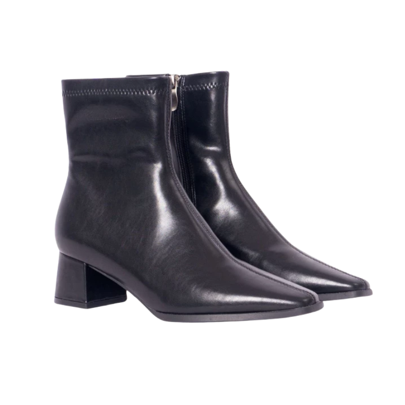 Untitled design - 2025-11-26T145613.460.png